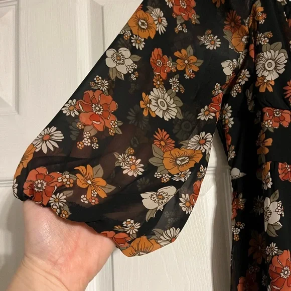 Floral Black Midi Dress - Picture 4 of 7